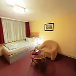 بيت ضيافة Rabe Haus Retzi Rabe غرفسمولن