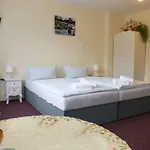 Rabe Haus Retzi Rabe غرفسمولن