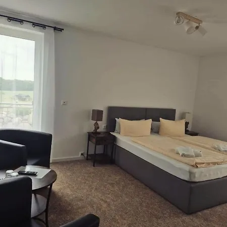 Rabe Haus Retzi Rabe 招待所 格雷沃斯米伦